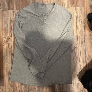 lululemon men’s gray pullover buttoned shirt size medium